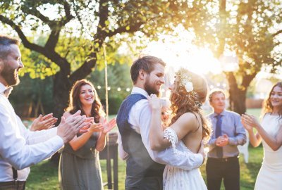 Jak zorganizować idealny ślub i wesele? Poradnik dla Młodej Pary